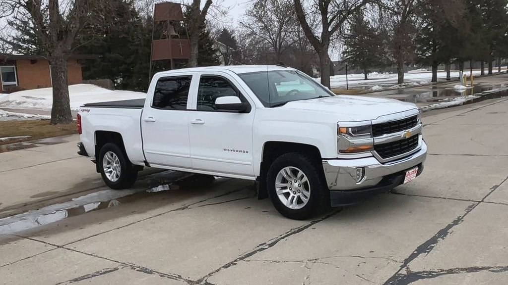 Used 2017 Chevrolet Silverado 1500 LT with VIN 3GCUKREC9HG228699 for sale in Oslo, Minnesota