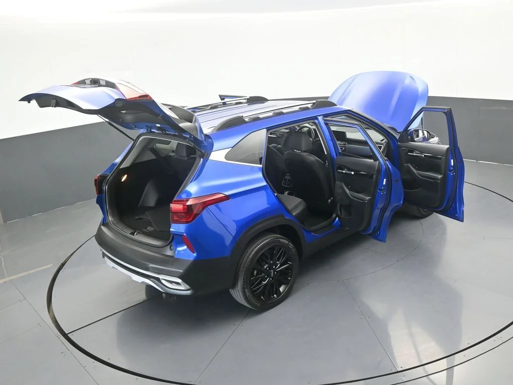 Used 2022 Neptune Blue Kia Nightfall image 66
