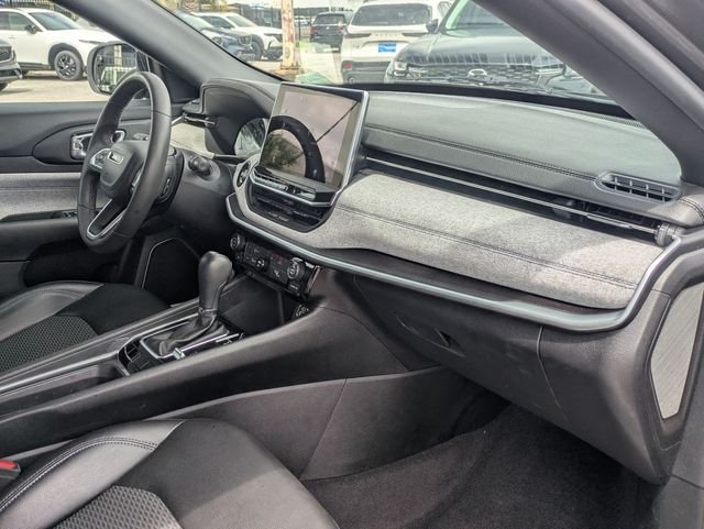 Used 2023 Gray Jeep Latitude image 29