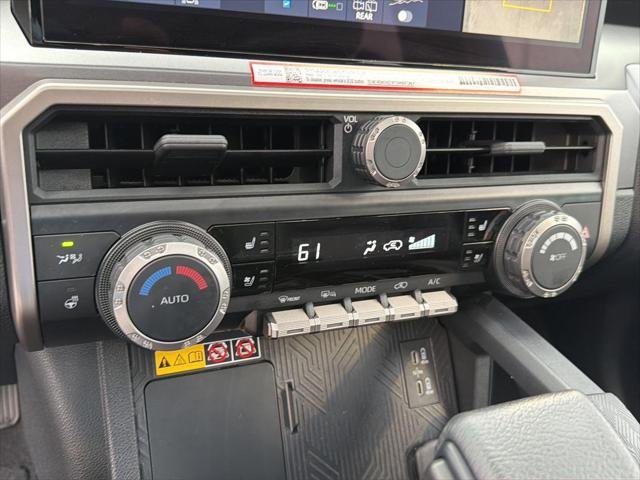 Certified Used 2025 EVEREST Toyota  image 26