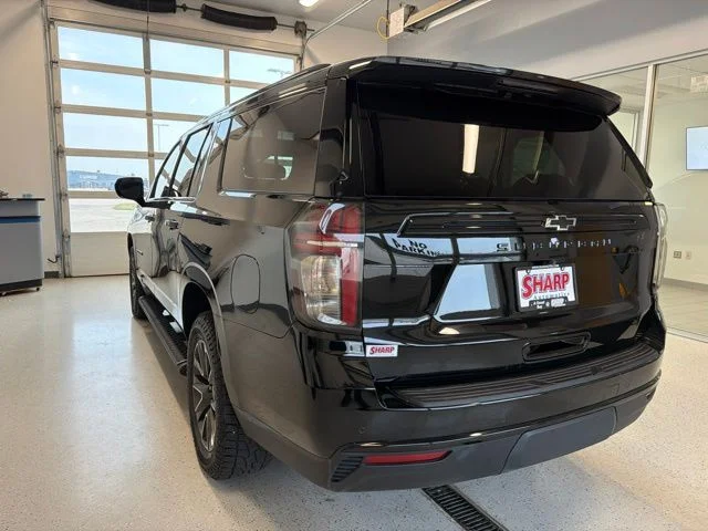 2023 Chevrolet Suburban Z71 - Photo 7