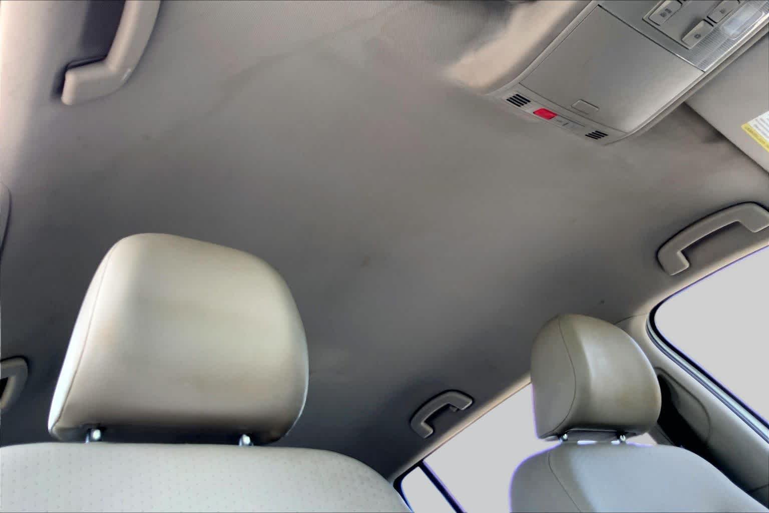 Used 2015 Pure White Volkswagen TSI S image 14