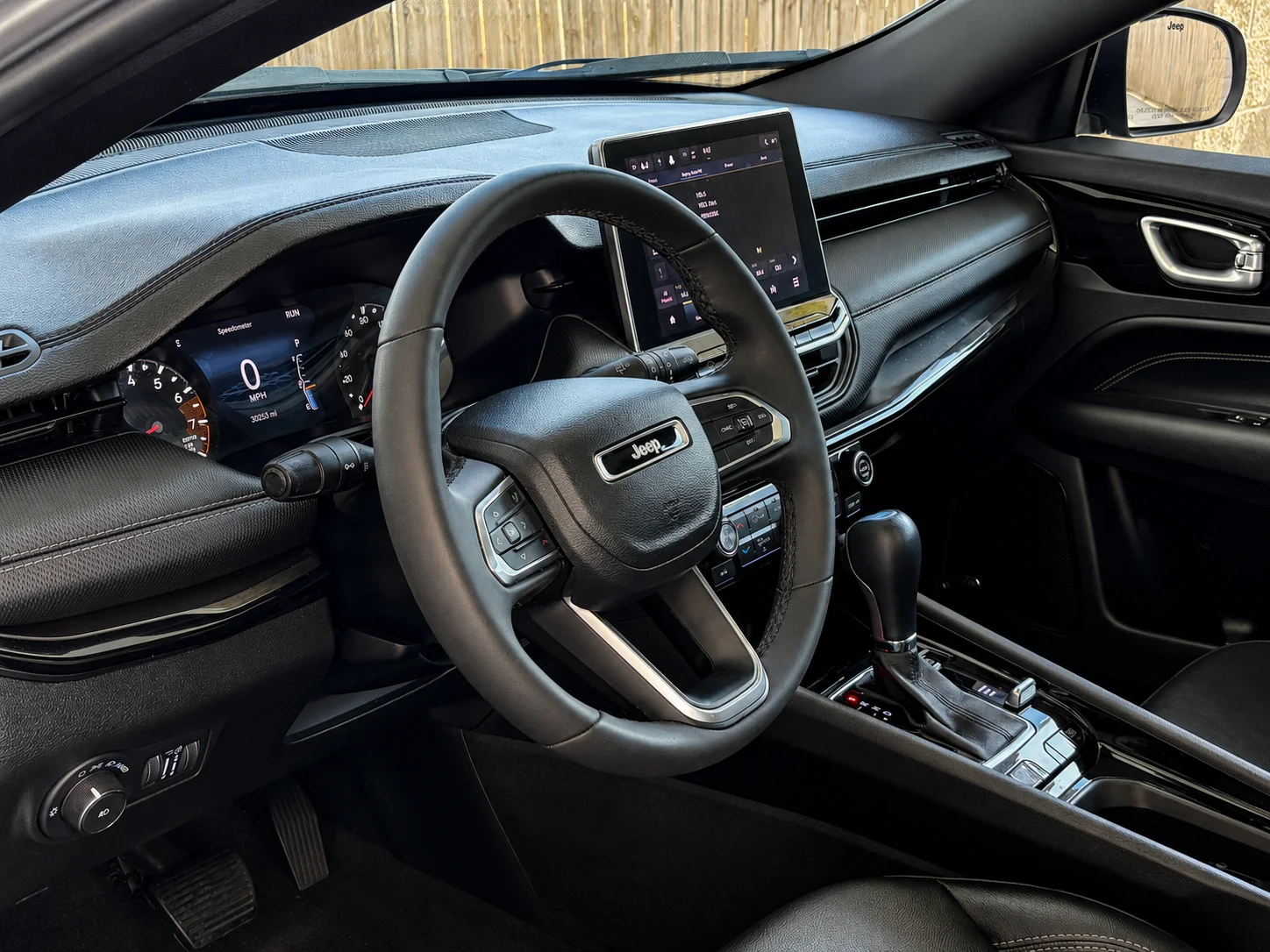 Used 2023 Gray Jeep Altitude image 2