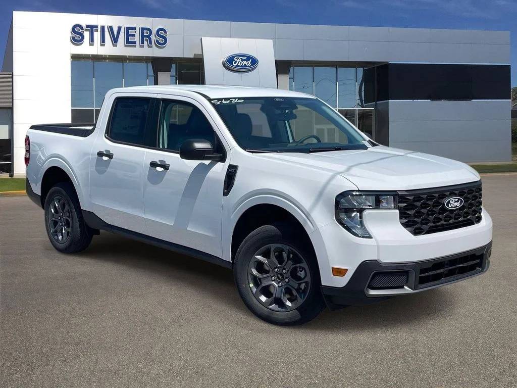 New 2026 Oxford White Ford XLT image 1