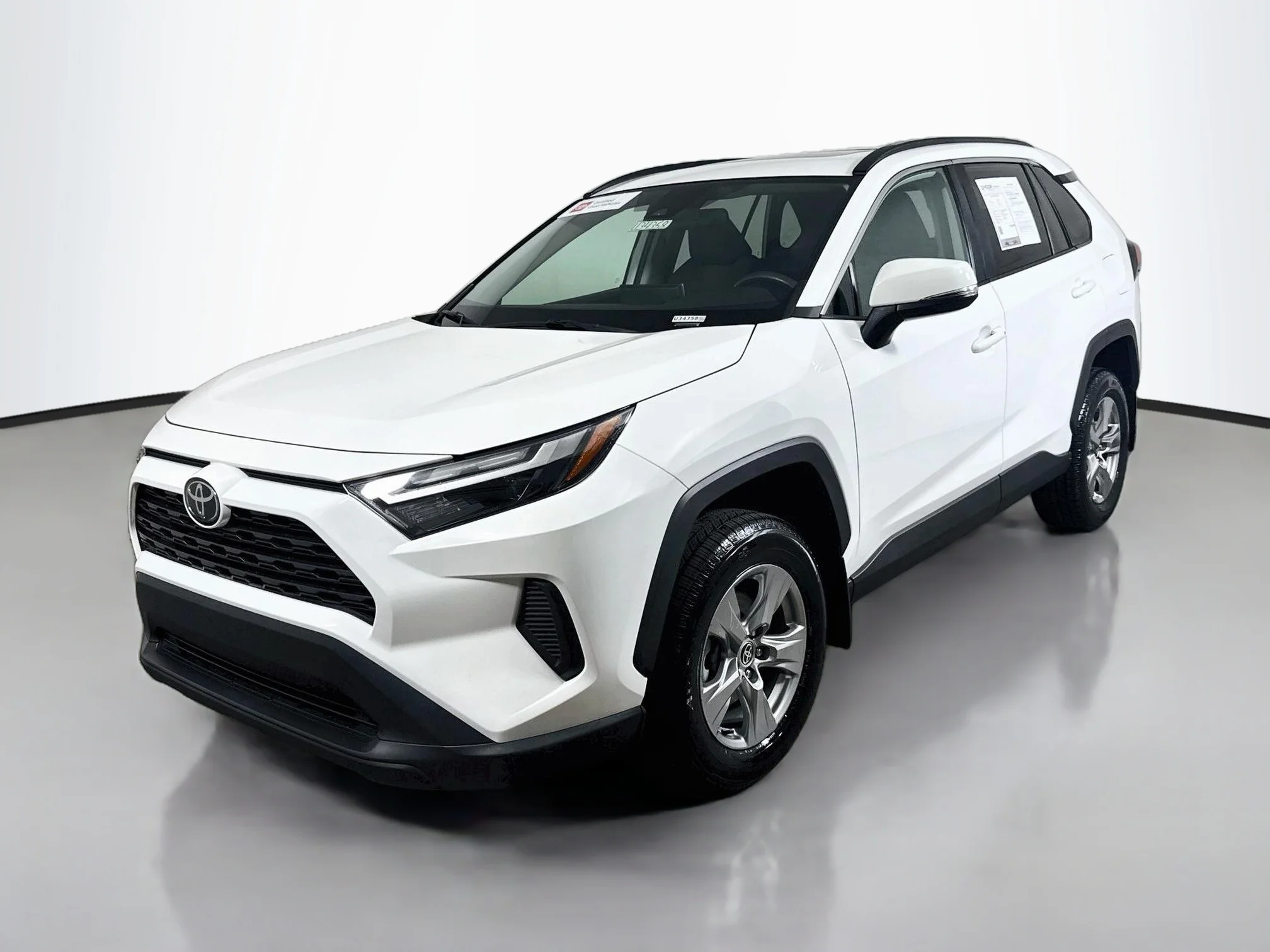 Certified Used 2024 Ice Cap Toyota XLE image 3