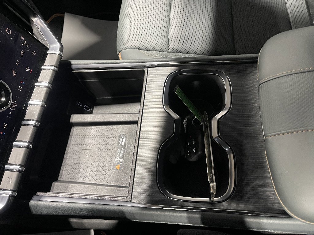 2025 GMC Acadia AT4 - Photo 30