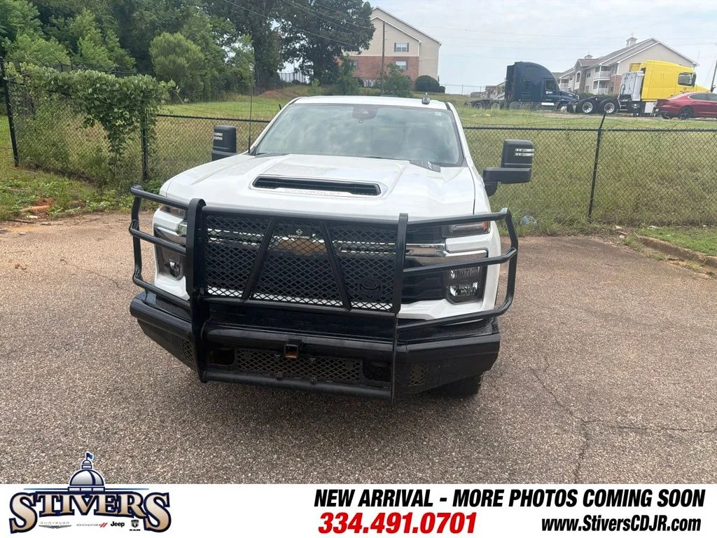 Used 2024 White Chevrolet LT image 3