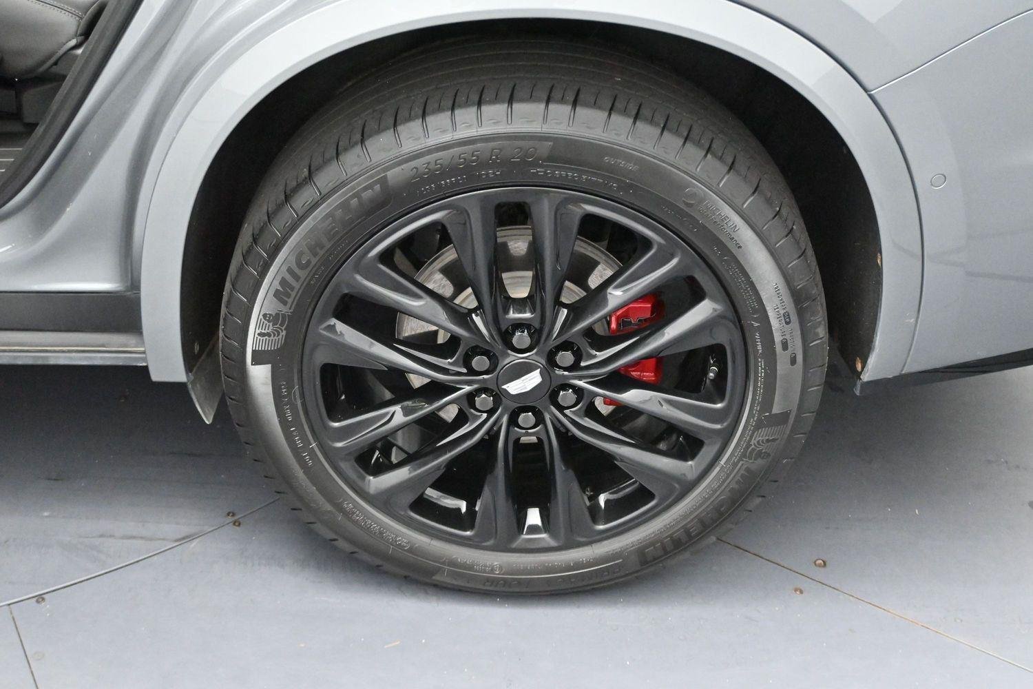 Used 2024 Argent Silver Metallic Cadillac Sport image 34