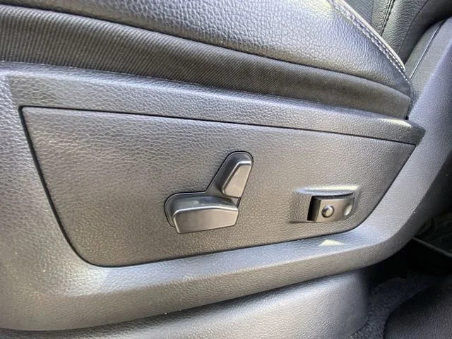 Used 2024 Granite Crystal Clearcoat Ram Laramie image 12