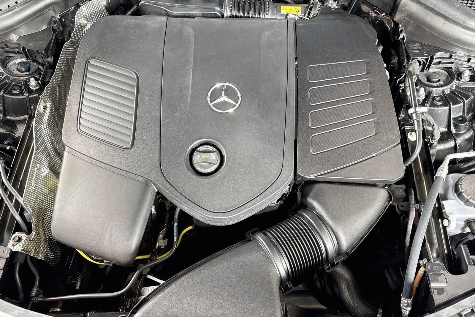 New 2026 Graphite Grey Metallic Mercedes-Benz GLC 300 image 27