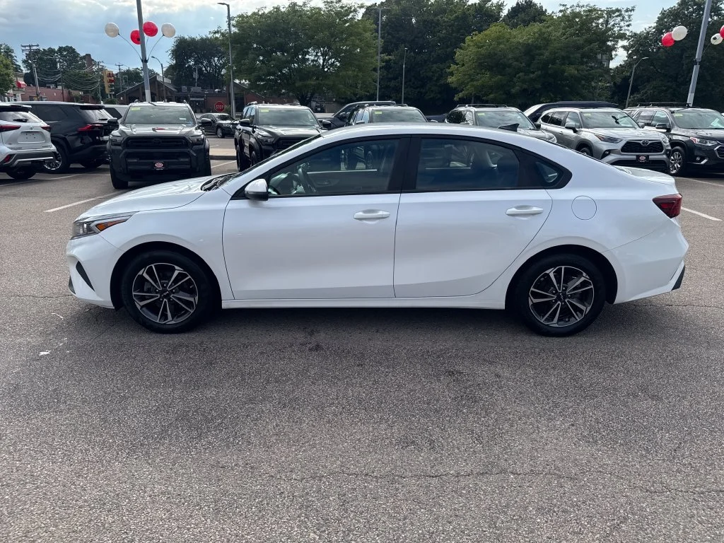 Used 2024 White Kia LXS image 4