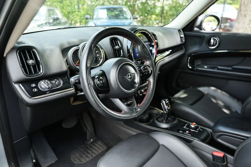 Used 2021 Moonwalk Gray Metallic MINI Classic image 20