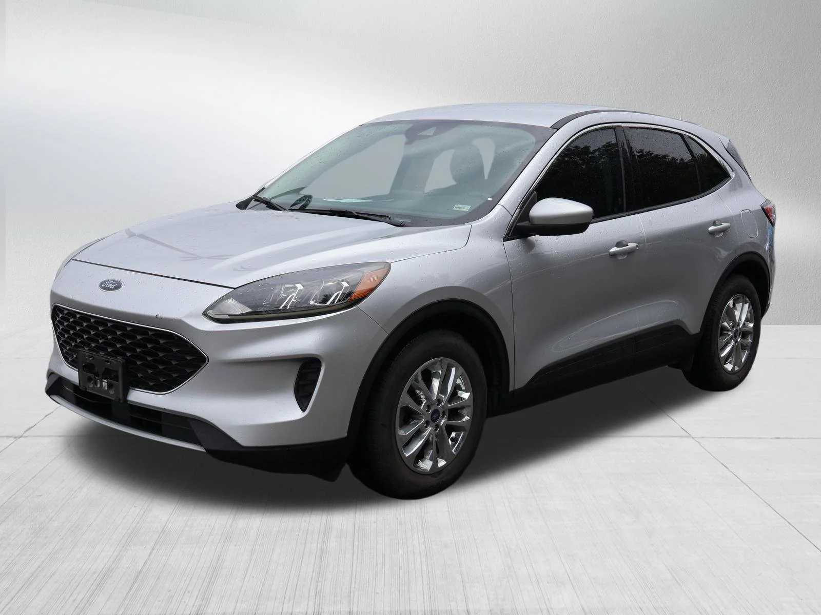 Used 2020 Ingot Silver Metallic Ford SE image 3