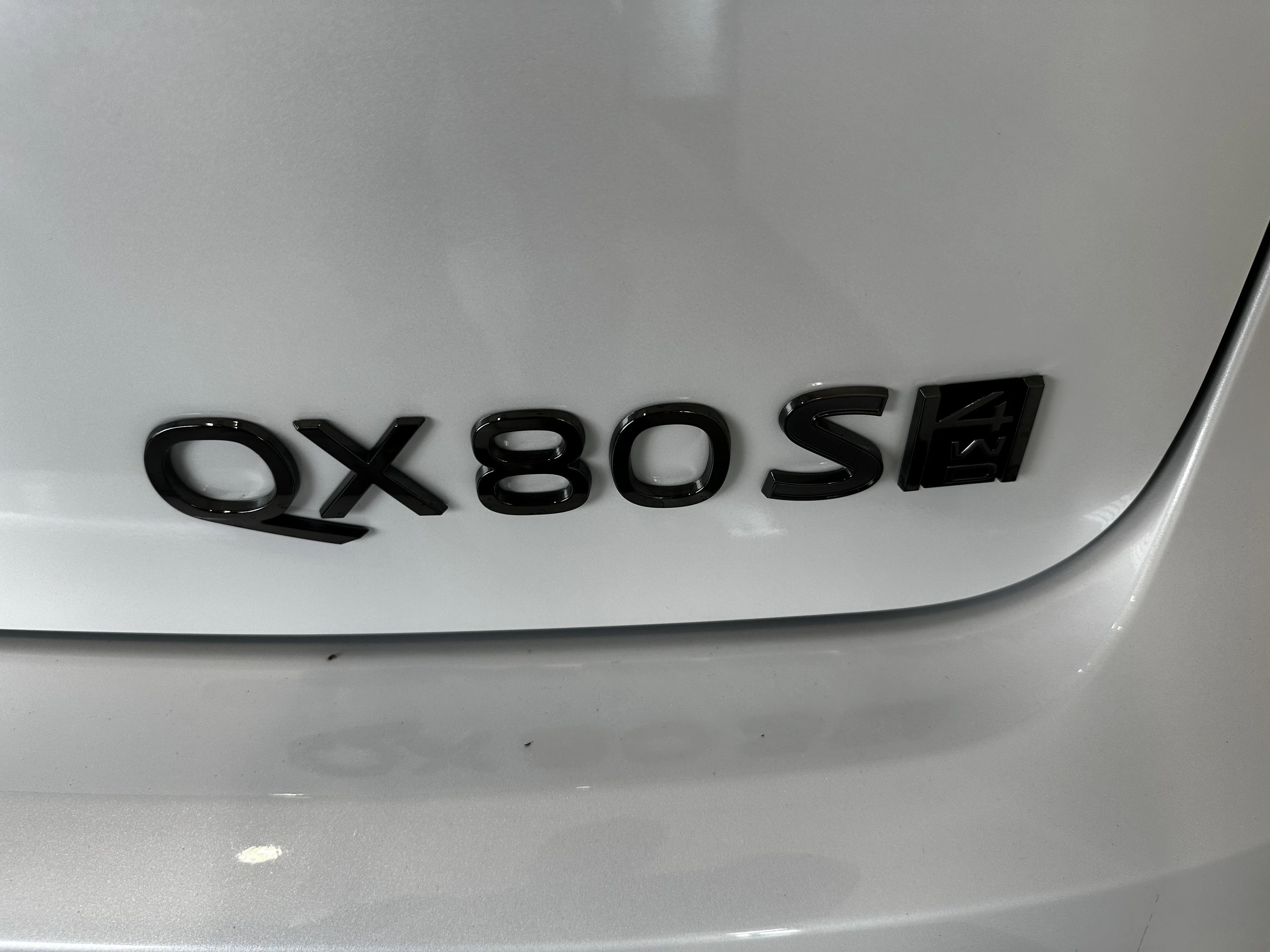 New 2027 2T RADIANT WHIT INFINITI Sport 4WD image 8