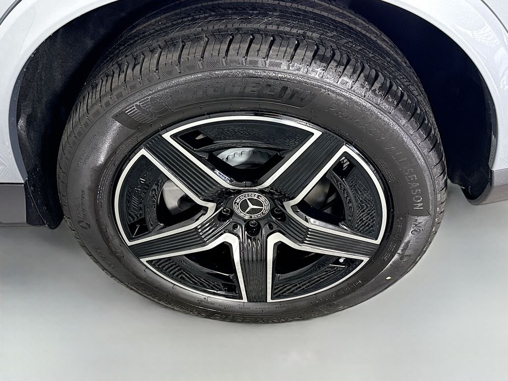 Used 2026 Silver Mercedes-Benz GLC 300 image 26