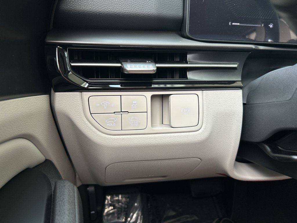 New 2027 Fusion Black Kia EX image 26