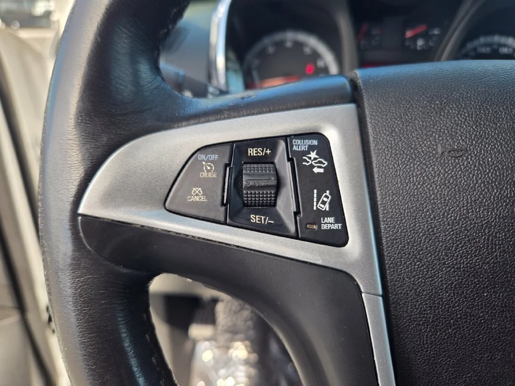 Used 2016 White Frost GMC Denali image 24