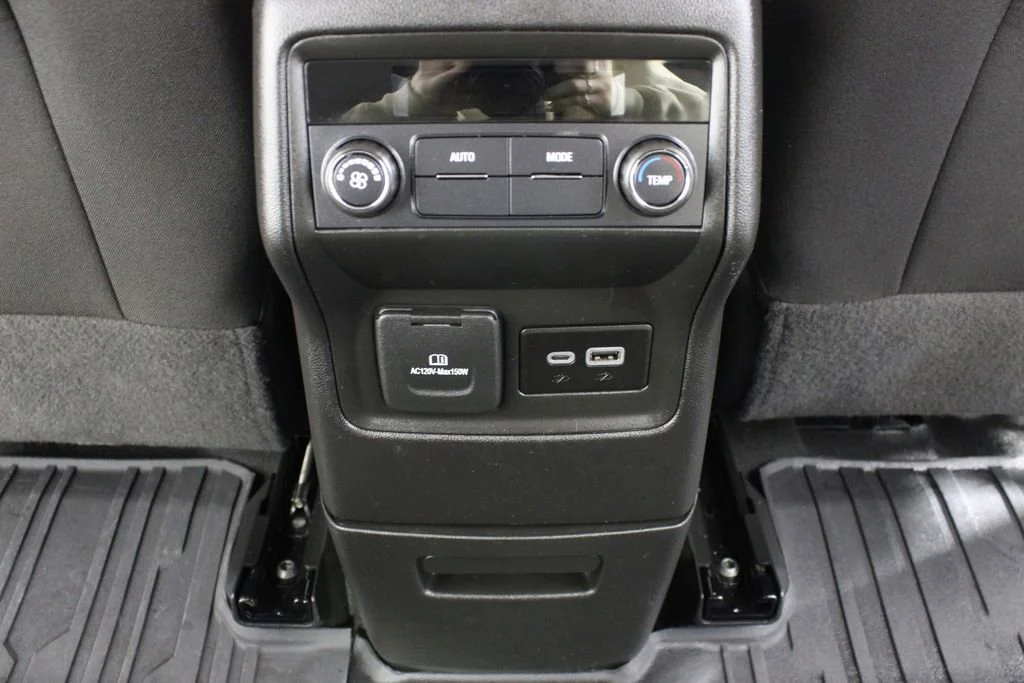 Used 2023 Ebony Twilight Metallic GMC SLE image 18