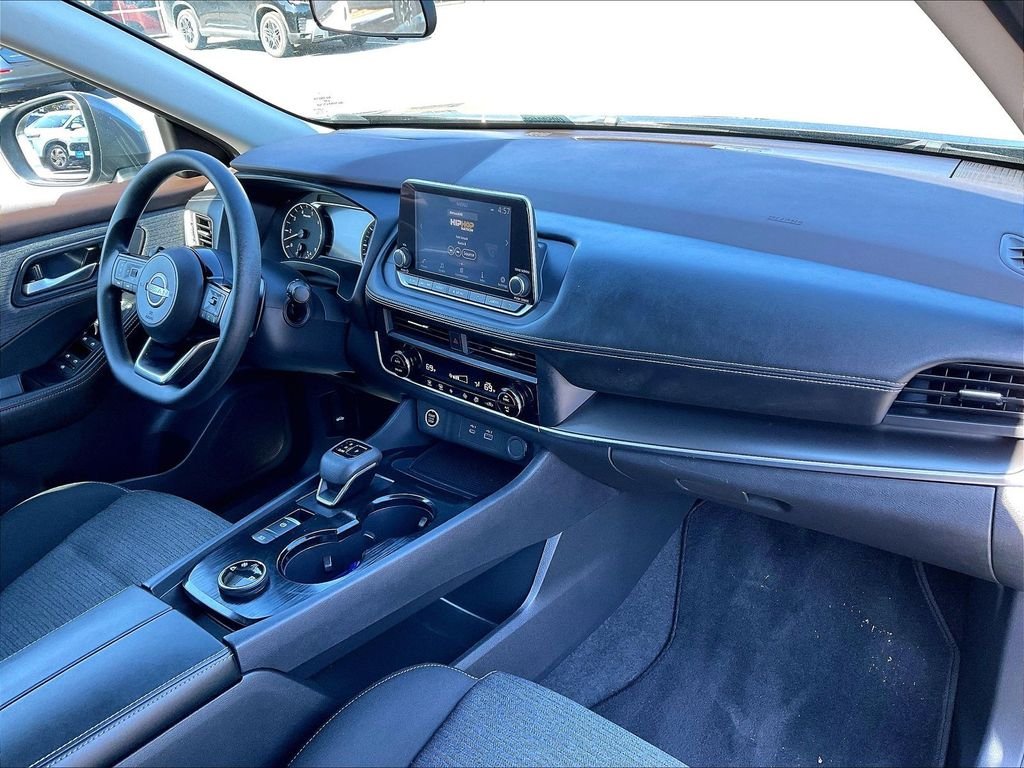 Used 2023 Gray Nissan SV image 14
