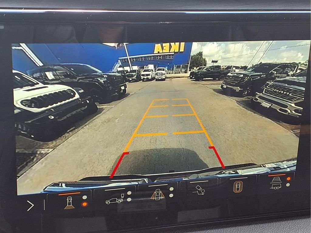 Used 2026 White GMC AT4 image 18