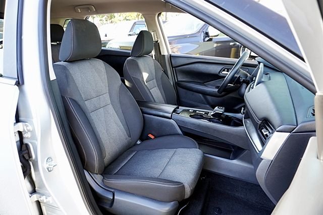 Used 2024 Silver Nissan SV image 11