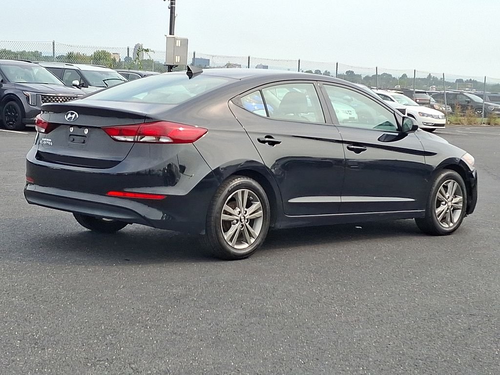 Used 2017 Black Hyundai SE image 6