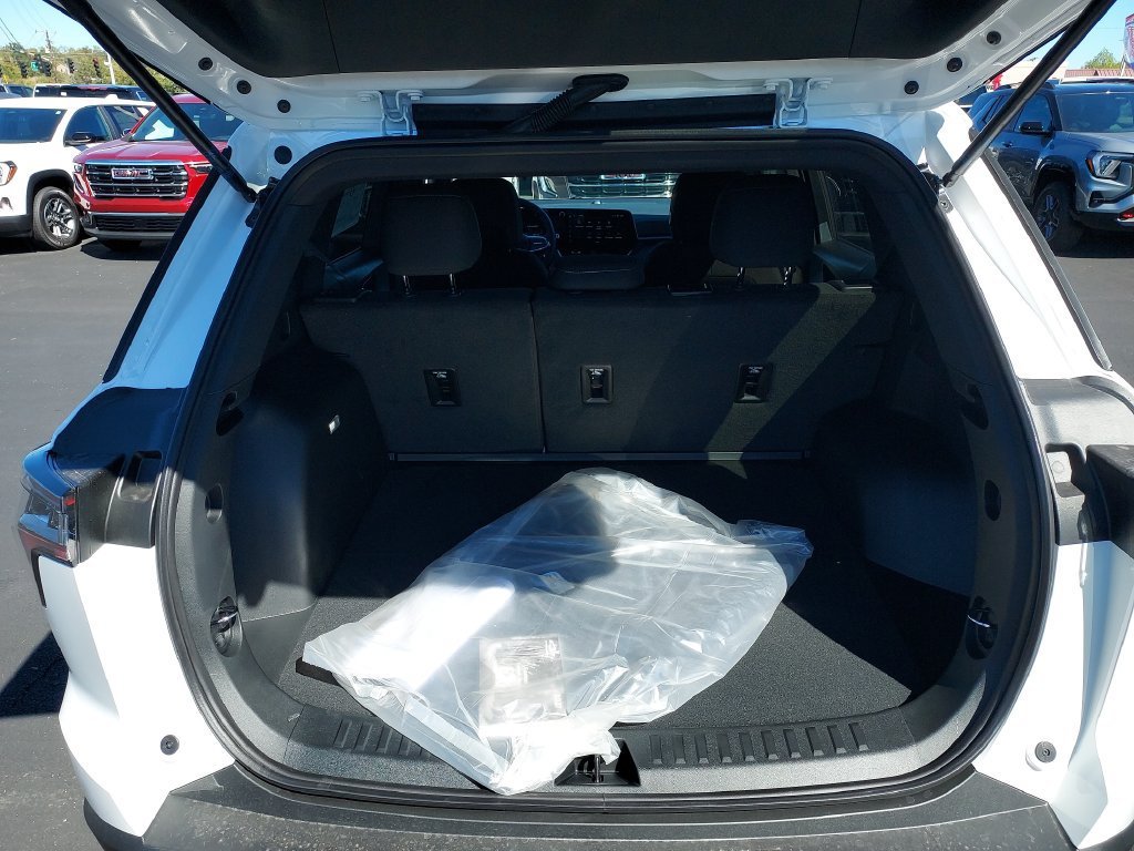 2027 Chevrolet Equinox LT - Photo 9