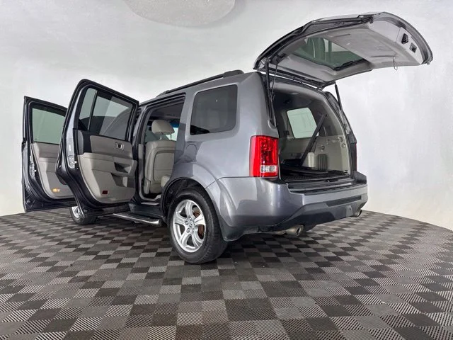 Used 2015 Gray Honda EX-L image 29