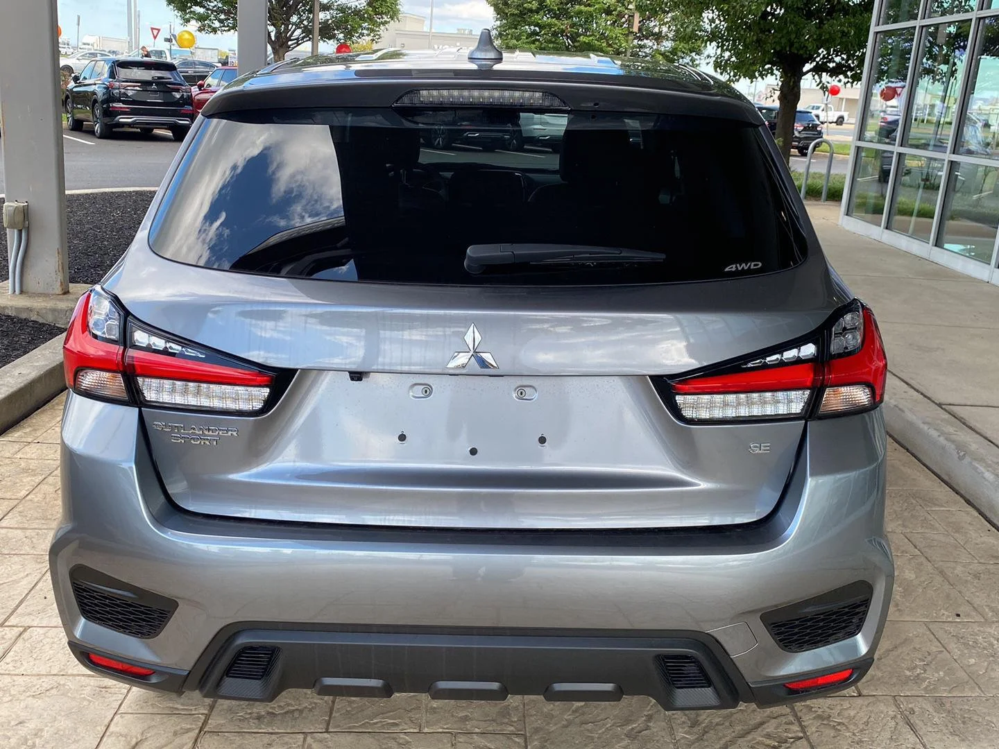 New 2027 Mercury Gray Metallic Mitsubishi 2.0 SE AWC image 6