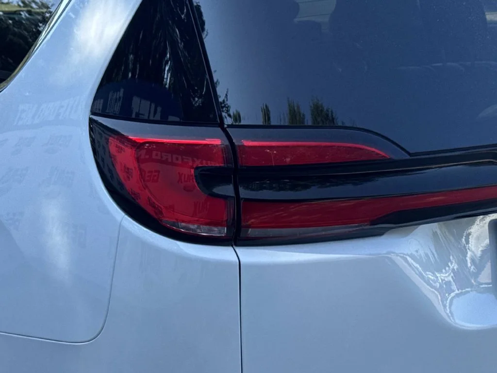 Used 2023 White Chrysler Touring L image 11