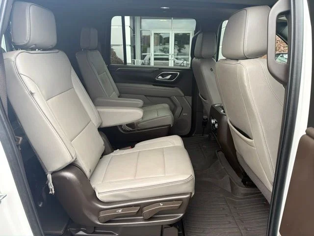 Used 2023 White GMC SLT image 15