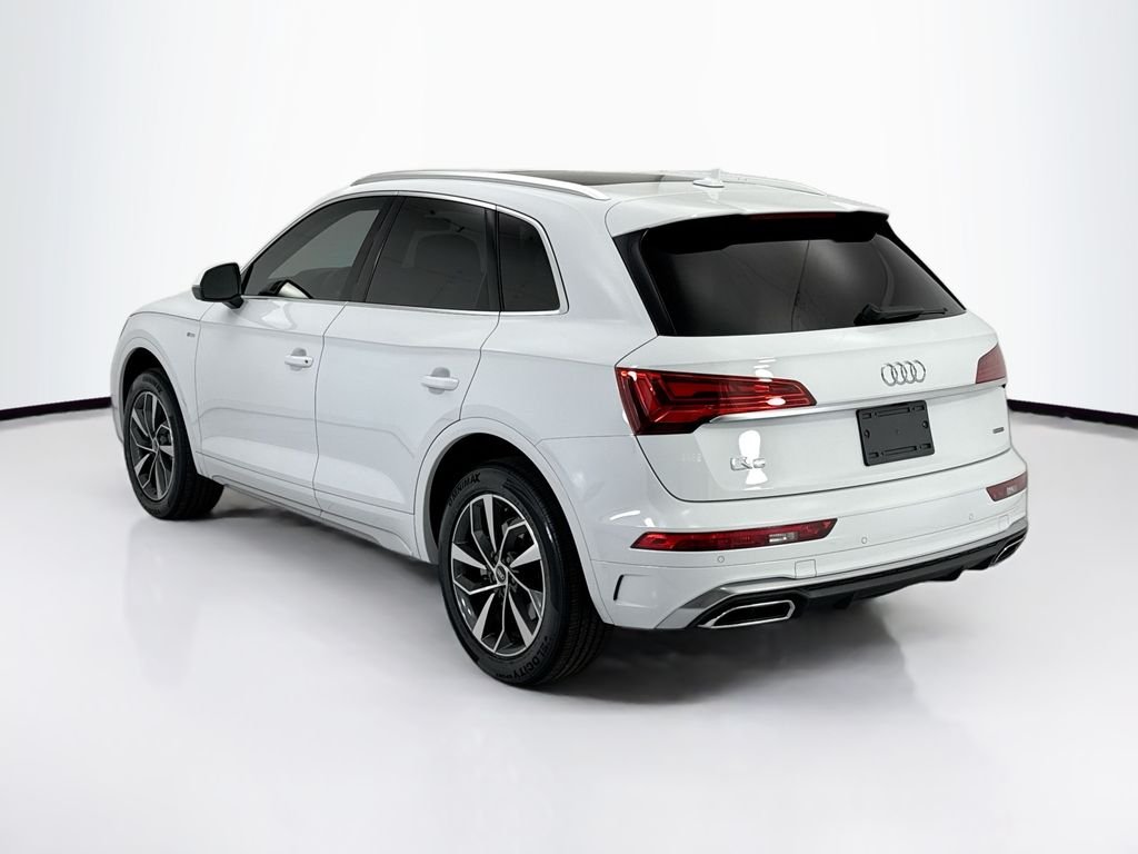 Used 2022 Glacier White Audi 45 S line Premium image 7