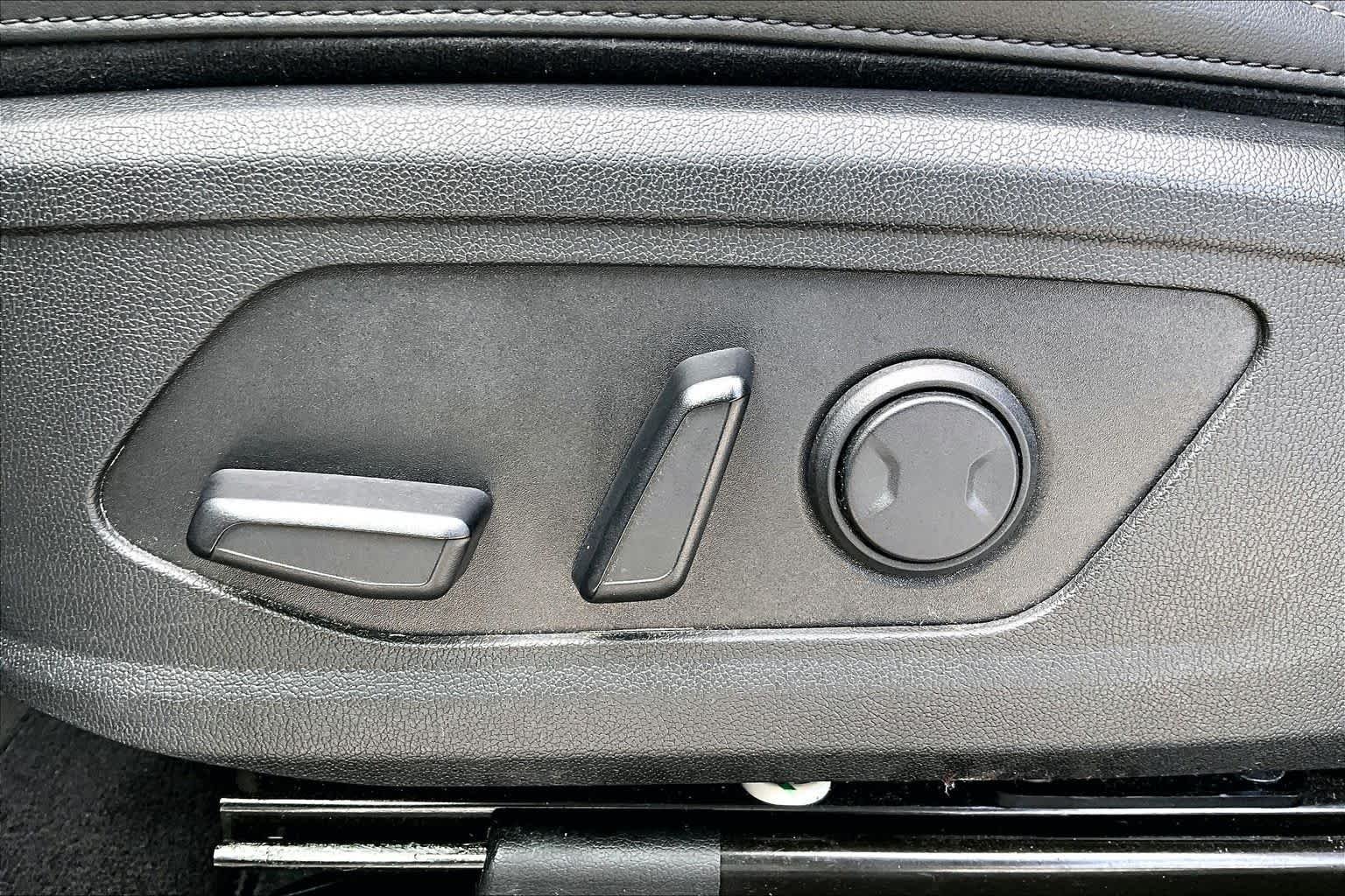 Used 2024 Glacial White Pearl Kia S image 30