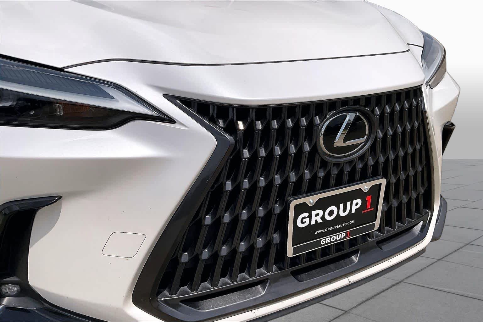 Used 2024 Eminent White Pearl Lexus  image 27