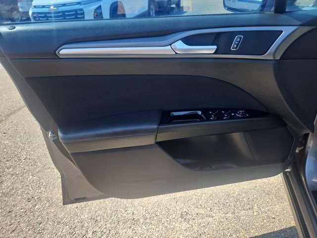 Used 2014 Gray Ford SE image 11