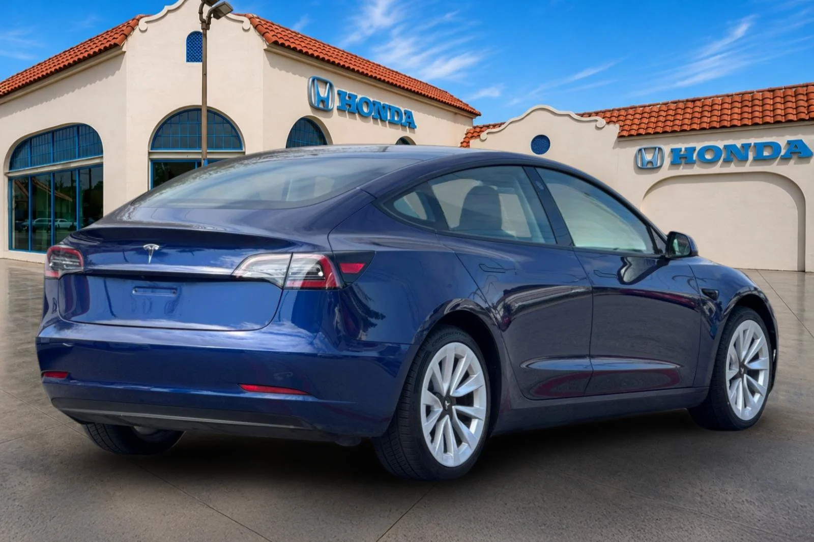 Used 2023 Deep Blue Metallic Tesla Base image 4