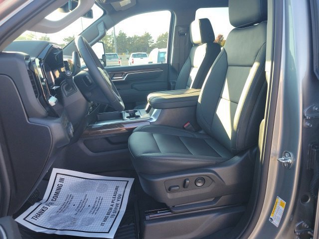 New 2026 Sterling Gray Metallic Chevrolet LT image 21