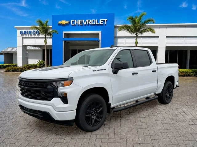 New 2026 Summit White Chevrolet Custom image 3