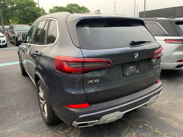 Used 2022 Gray BMW xDrive40i image 3