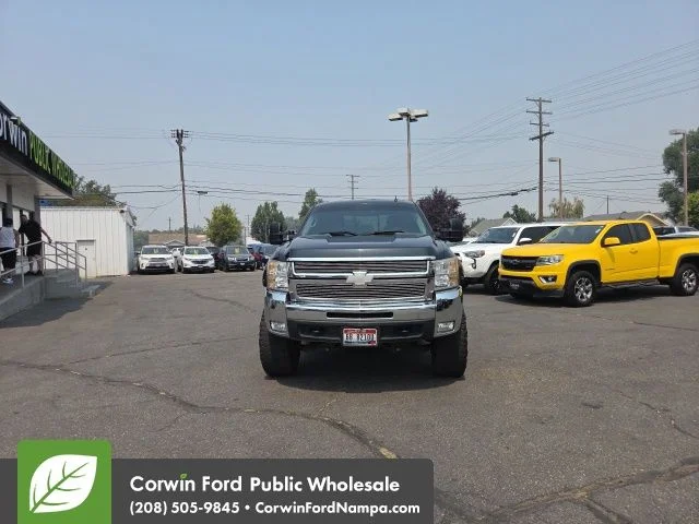 Used 2009 Black Chevrolet LTZ image 4
