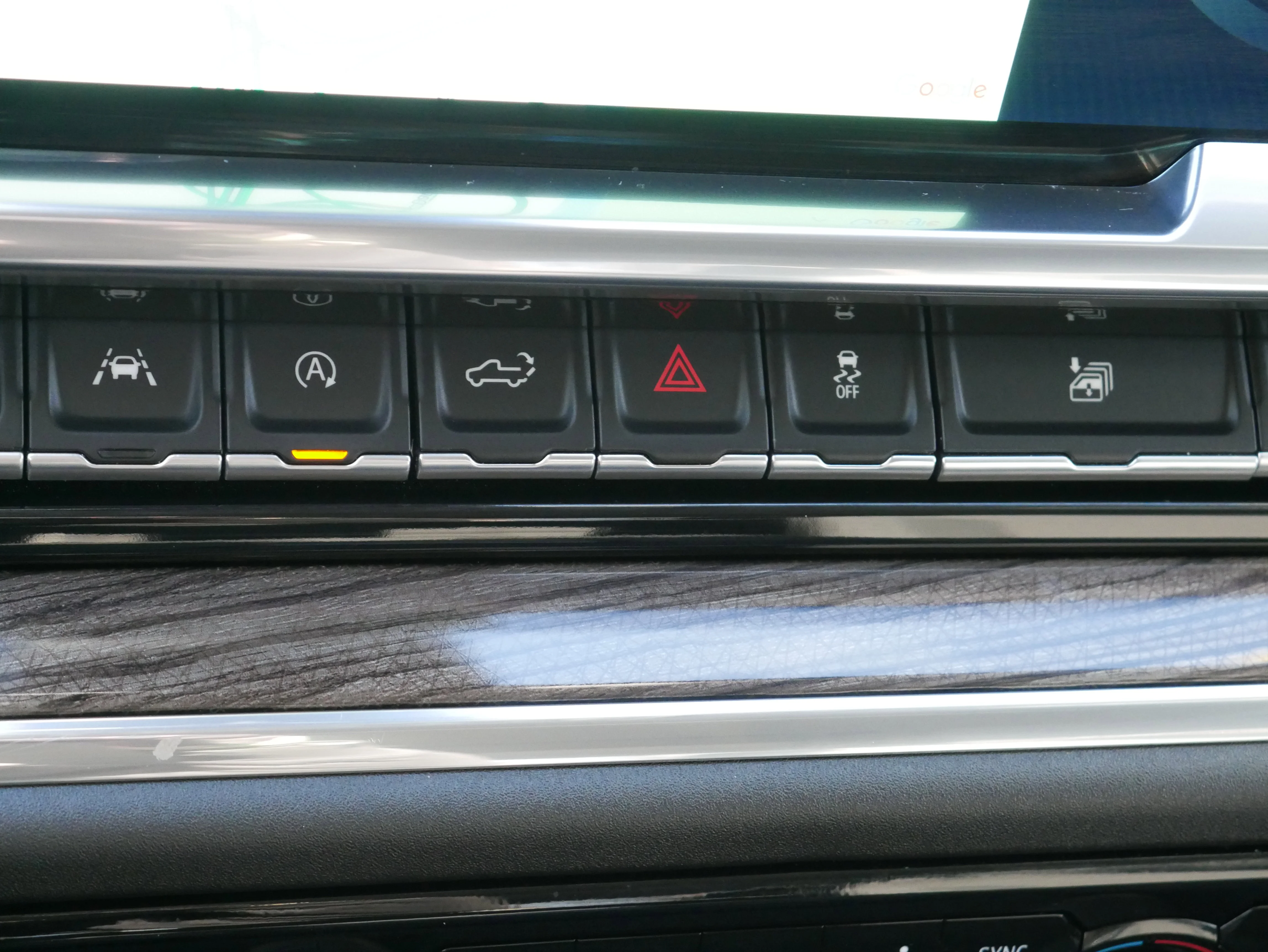 Certified Used 2025 Summit White Chevrolet LT (2FL) image 19