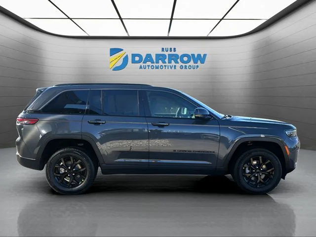 New 2026 Baltic Gray Metallic Clear-Coat Exterior Paint Jeep Altitude image 6
