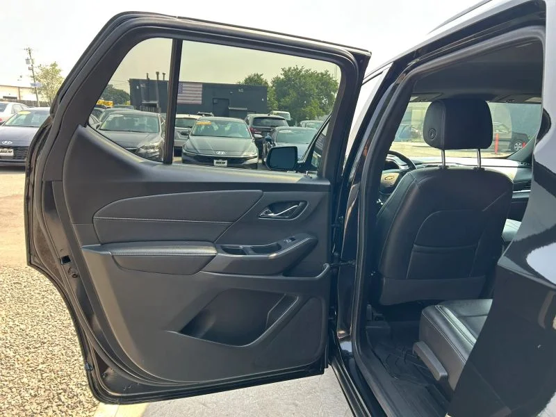 Used 2022 Black Chevrolet LT Sport Utility 4D image 33