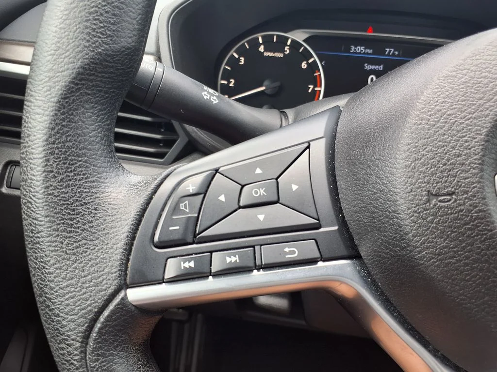Used 2025 White Nissan 2.5 SV image 23