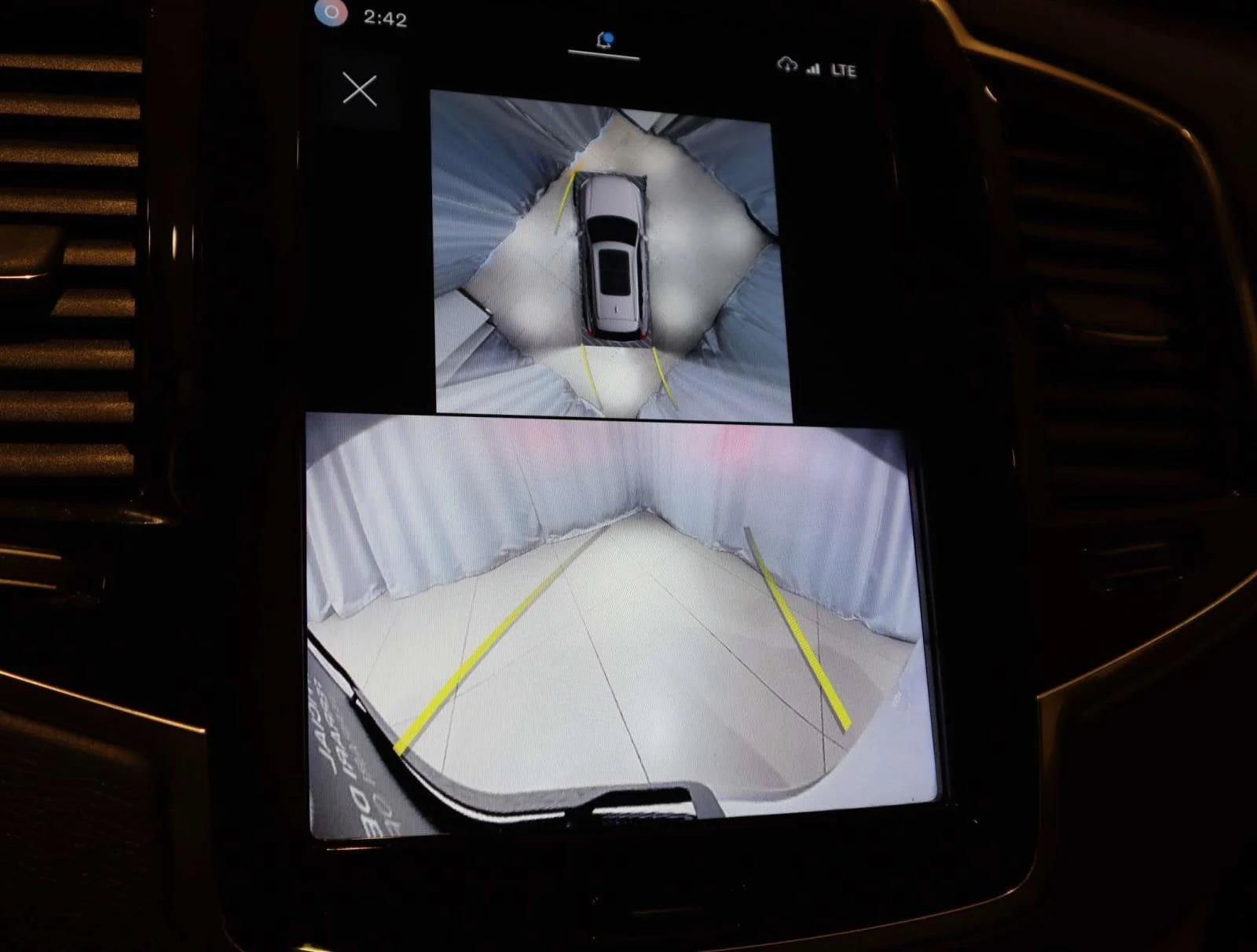 Used 2025 White Volvo Plus image 30