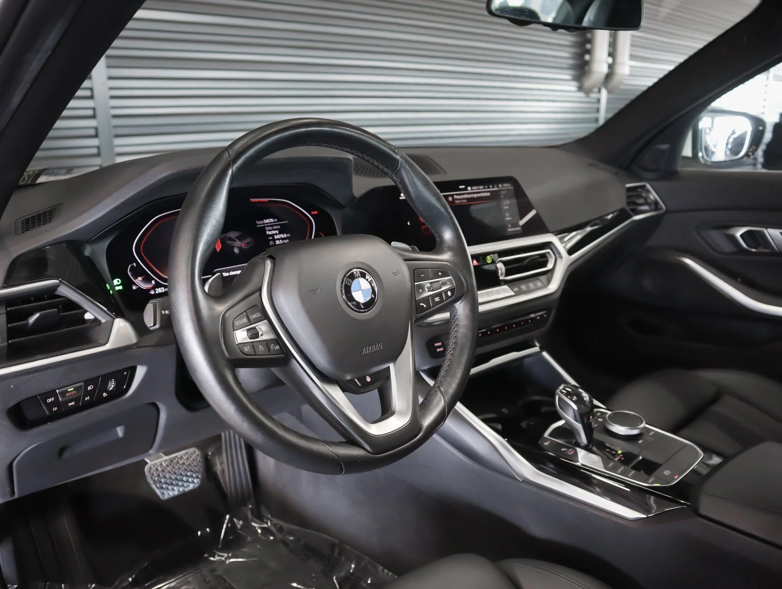 Used 2019 Alpine White BMW 330i image 14