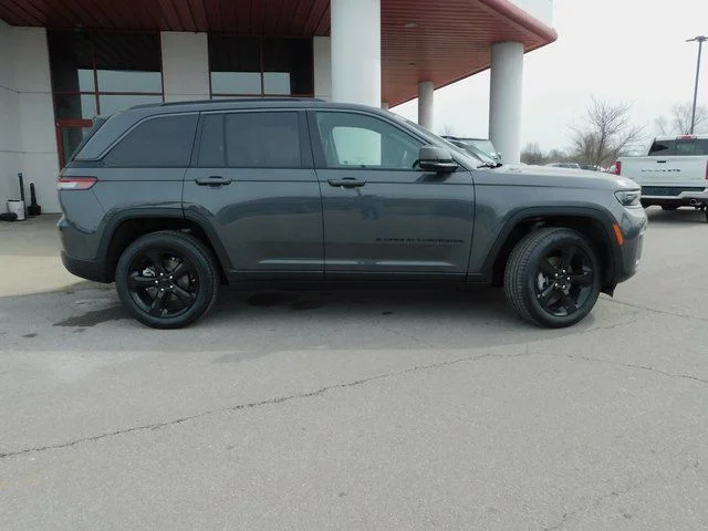 New 2026 Baltic Gray Metallic Clear-Coat Exterior Paint Jeep Limited image 31