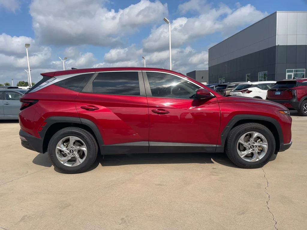 Used 2024 Red Hyundai SE image 6