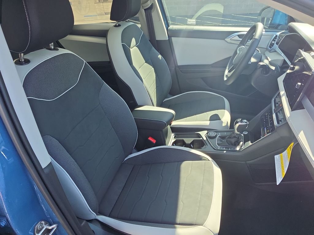 New 2026 Blue Volkswagen 1.5T SE image 12
