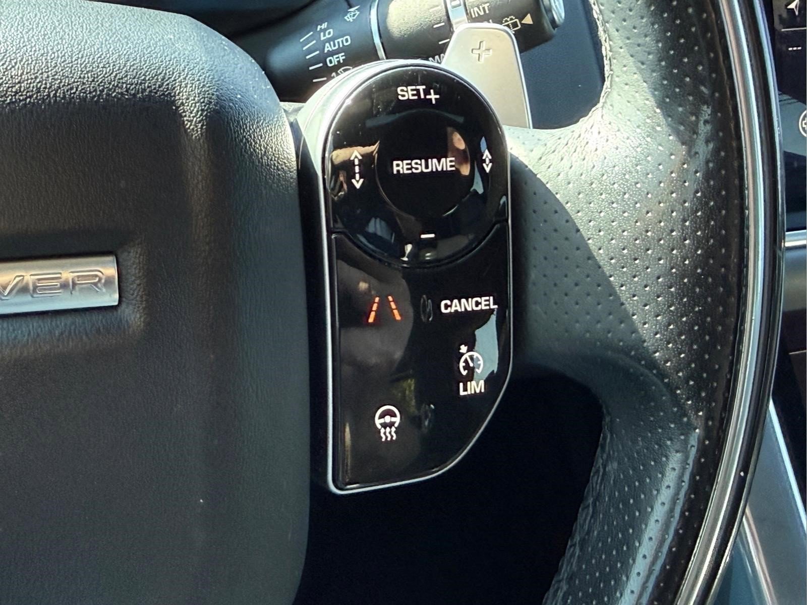 Used 2019  Land Rover Dynamic image 24